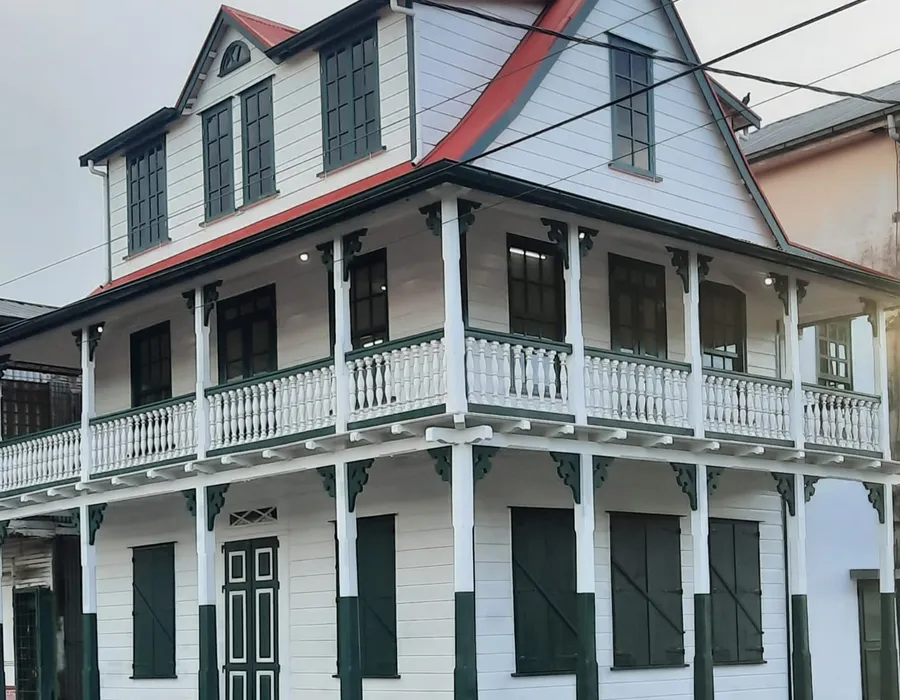 Historisch pand van het Ondernemershuis in het centrum van Paramaribo